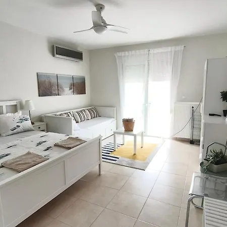 Villa Peaceful Sea View Retreat With Private Pool *